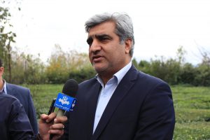 مصطفی سالاری در حاشیه بازدید از کارخانه چای شهرستان فومن