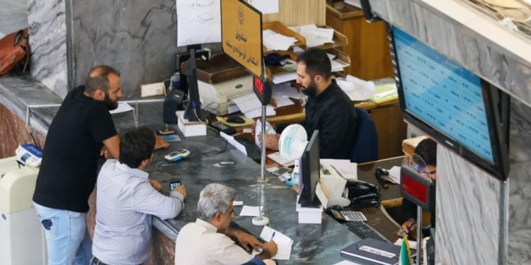 همه چیز درباره پرداخت تسهیلات بانکی بدون ضامن