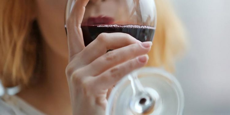 مضرات مصرف مشروبات الکلی برای بدن