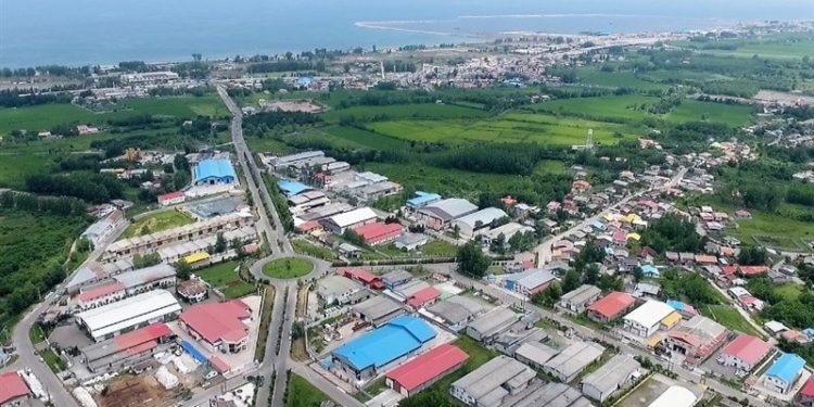 توسعه شهرک های صنعتی در منطقه آزاد انزلی ضروری است