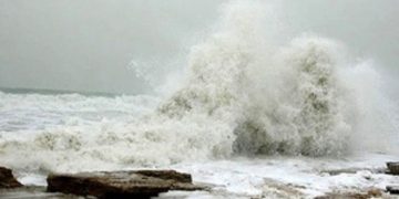 افزایش ارتفاع موج تا سه متر در آب‌های شمال