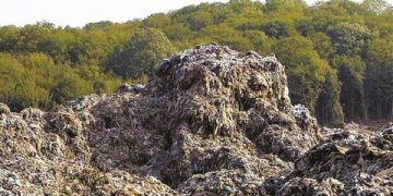 عذرخواهی شهردار رشت از مردم سراوان برای تحمل رنج زباله | عملیات بهسازی محل دفن زباله از امروز آغاز می شود