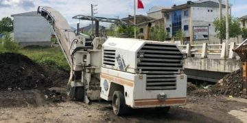 آغاز عملیات تراش مکانیزه آسفالت معابر شهری لاهیجان با دستگاه ویت کن