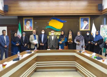 از معلمان نمونه منطقه آزاد انزلی تجلیل شد