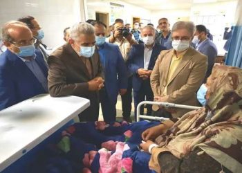 عیادت استاندار و رئیس دانشگاه علوم پزشکی گیلان از بیماران بیمارستان دکتر پیروز لاهیجان