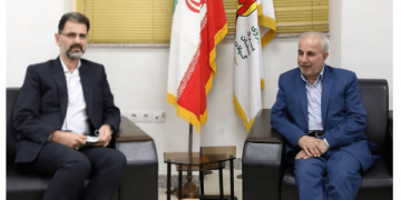 دیدار مدیر عامل شرکت توزیع برق گیلان با دکتر کوچکی نژاد