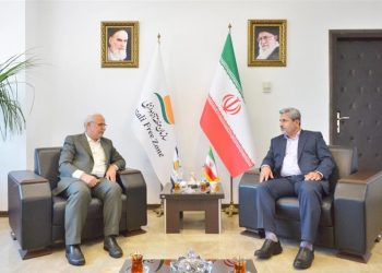 استقرار ناجیان غریق و شروع به کار طرح سالم سازی دریا در منطقه آزاد انزلی