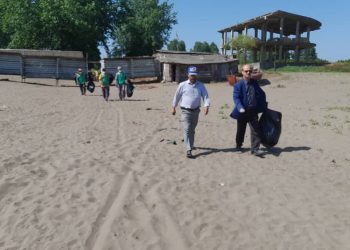 پاکسازی ساحل و پارک جنگلی روستای طالب آباد