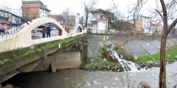 تنها معضل اساسی رودخانه‌های شهر رشت ، لایروبی نیست