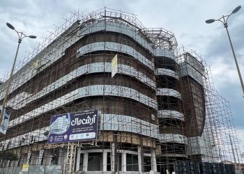 بازدید مدیرعامل سازمان منطقه آزاد انزلی از پروژه تجاری فرهنگی آرش مال