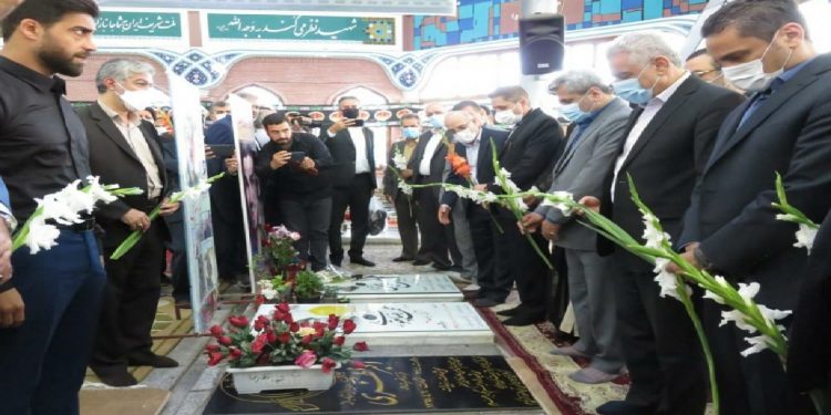 آغاز ویژه برنامه های هفته دولت در گیلان با ادای احترام به مقام شامخ شهیدان