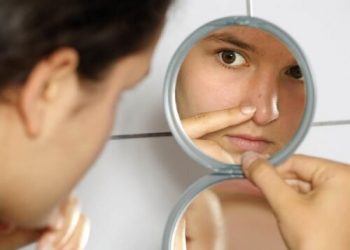 هر سال “بلوغ زودرس” ۶ سانت قد را کوتاه می‌کند