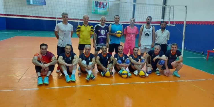 برگزاری مسابقه دوستانه تیم والیبال مردان و بانوان بهزیستی با تیمهای پیشکسوتان رشت و علوم پزشکی گیلان