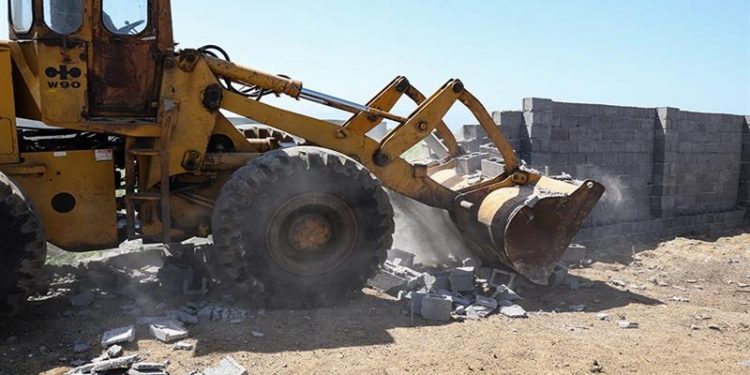 تخریب ۹۲۷ متر از سازه های غیرمجاز به ارزش بیش از صد میلیارد ریال در شهر رشت