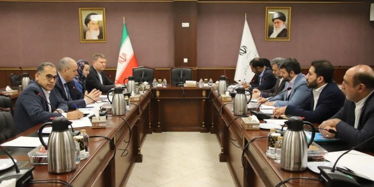 لزوم اقدام عملیاتی برای راه اندازی مناطق آزاد مشترک ایران و روسیه