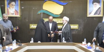 از کارکنان ایثارگر شاغل در سازمان منطقه آزاد انزلی تجلیل به عمل آمد