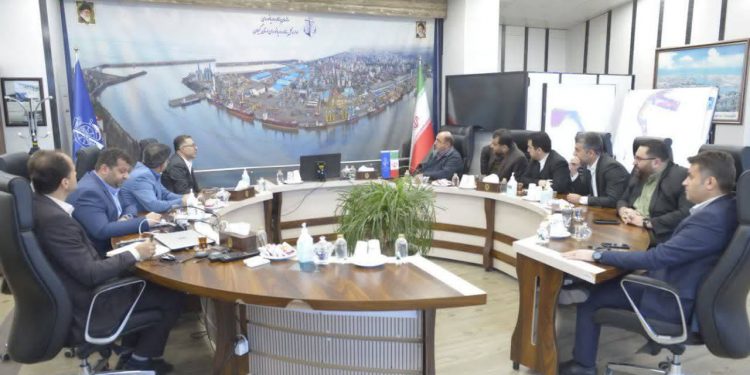 بازدید فرهادی از مجتمع بندرانزلی و گمرکات استان