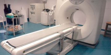 برون‌سپاری واحدهای تصویربرداری خلاف منویات رهبر انقلاب است/ مدیران دانشگاه بجای خدمت به بیماران به سوددهی فکر می‌کنند