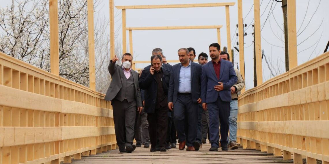 فاز اول مرمت پل چوبی بندر کیاشهر و پارک محله‌ای شیلات افتتاح شد