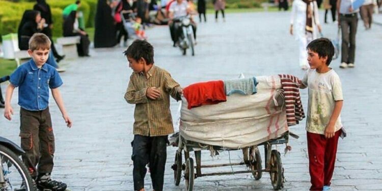 شناسایی بیش از ۱۰۰ کودک کار در شهر رشت