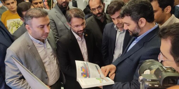 رونمایی از یکصد طرح سرمایه گذاری منطقه آزاد انزلی (کیمیا) در دومین نمایشگاه مناطق آزاد و ویژه اقتصادی کشور در مشهد مقدس