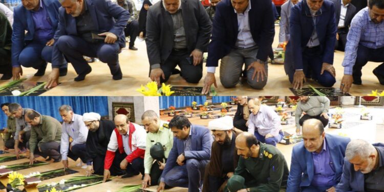 گلزار شهدای لاهیجان همزمان با هفته دولت گلباران شد