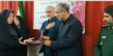 معاون اداره بهزیستی فومن قهرمان مسابقه تنیس روی میز (جام حجاب) شد