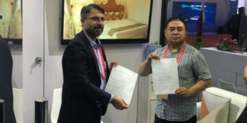 دو تفاهم نامه با شرکت های تولیدی و حضور ربات های هوشمند در منطقه آزاد انزلی