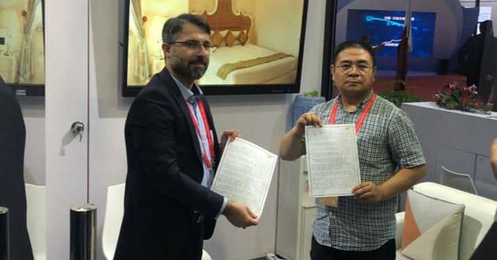 دو تفاهم نامه با شرکت های تولیدی و حضور ربات های هوشمند در منطقه آزاد انزلی