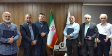 تجلیل مدیرعامل شرکت شهرک های صنعتی استان گیلان از همکاران ایثارگر در هفته دفاع مقدس