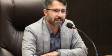 ایفای نقش محوری در اجرای سیاست های کلی توسعه دریا محور باید در اولویت برنامه های کاری قرار گیرد