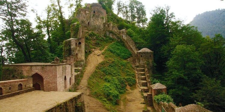 هزینه مرمت قلعه رودخان بسیار بالاست