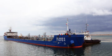 ورود نخستین کشتی سوخت به بندرکاسپین