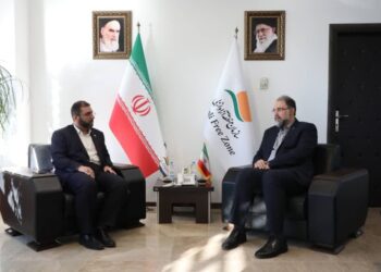 توسعه اقتصاد دریا محور در قالب بهره برداری از ظرفیت های ترانزیتی و ایجاد مجموعه های کشتی سازی