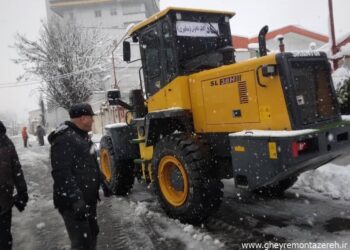 توسط ستاد مردمی دکتر دلخوش انجام شد: فعالیت ۸ دستگاه لودر جهت بازگشایی معابر سطح شهر رشت