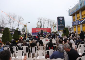 استقبال گردشگران نوروزی از جشنواره بهار در بهار منطقه آزاد انزلی