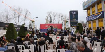 استقبال گردشگران نوروزی از جشنواره بهار در بهار منطقه آزاد انزلی