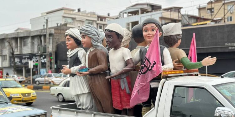 جشن های نوروزی با حرکت کاروان المان های نوروزی شهرداری لاهیجان آغاز شد