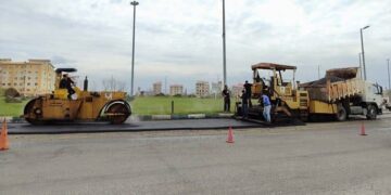 اجرای عملیات روکش و ترمیم آسفالت محدوده مسکن مهر