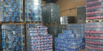 کشف بیش از ۹۱ میلیارد ریال نوشیدنی قاچاق از انبار یک شرکت در رشت