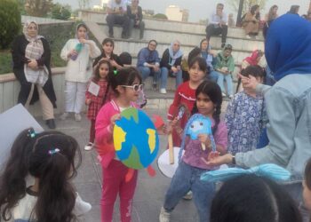 نمایش ویژه روز زمین پاک در بوستان هنر لاهیجان اجرا شد