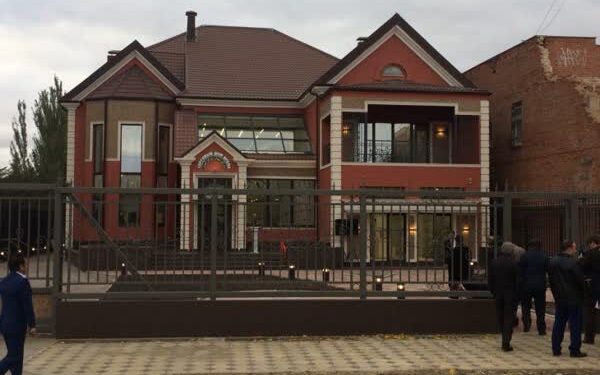 سرای تجاری ایرانیان در آستراخان؛ دعوا بر سر سندی که امکان انتقال ندارد