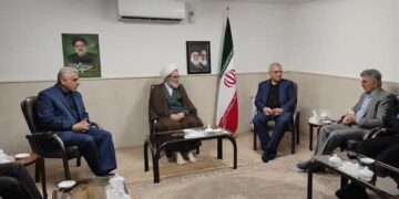 دیدار وزیر بهداشت، درمان و آموزش پزشکی با نماینده ولی‌فقیه در گیلان /افتتاح هزار تخت بیمارستانی در کشور