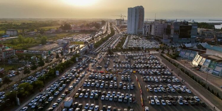 استقبال چشمگیر مسافران از منطقه آزاد انزلی