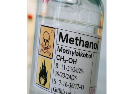 هشدار معاون درمان دانشگاه علوم پزشکی گیلان درباره صدمات جبرانناپذیر مصرف مشروبات الکلی تقلبی(متانول)