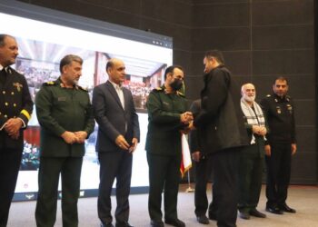 از شهردار رشت در آیین بهره‌برداری از فاز نخست باغ‌موزه دفاع مقدس گیلان تقدیر شد