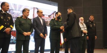 از شهردار رشت در آیین بهره‌برداری از فاز نخست باغ‌موزه دفاع مقدس گیلان تقدیر شد