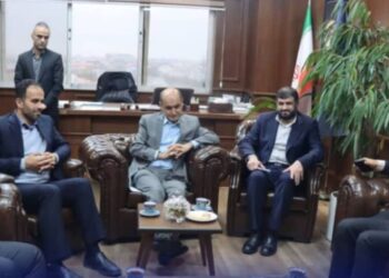 نشست مدیرعامل بانک شهر و هیئت همراه با رئیس شورای اسلامی و شهردار رشت