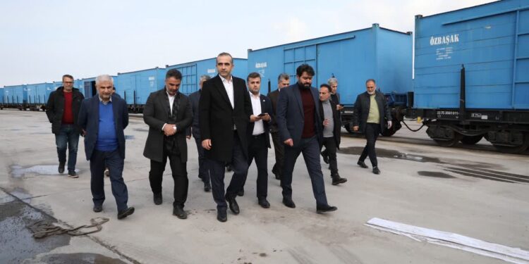 بازدید طاعتی مقدم از زیرساخت ها و امکانات مجتمع بندری کاسپین