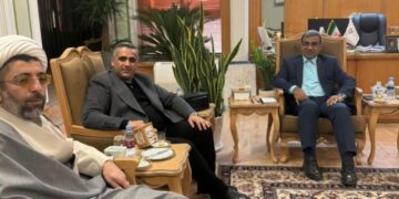 دیدار مدیر عامل هلدینگ آرش منطقه آزاد انزلی با استاندار خراسان رضوی